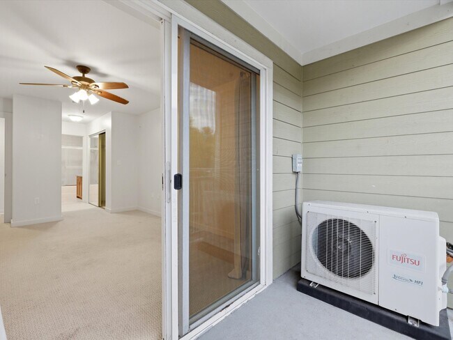 Building Photo - 95-060 Waikalani Dr