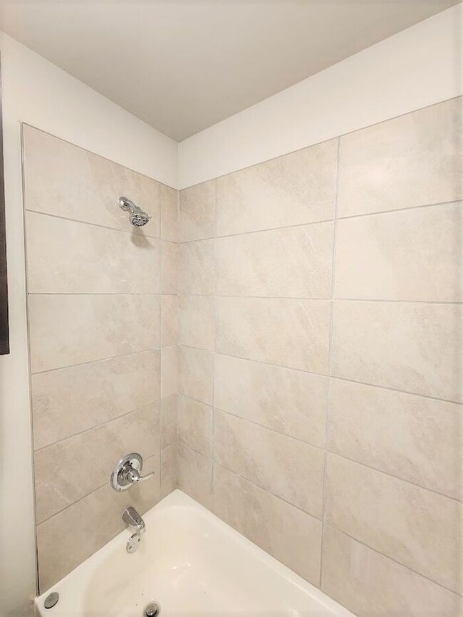 Building Photo - New 3 Bed 2 Bath Duplexes SW 40th & Shield...