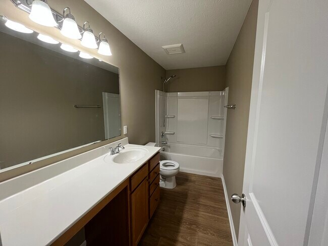 Building Photo - 165 Saddlebred Cir