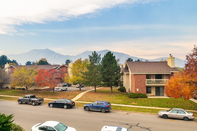 Primary Photo - Remodeled 2B/2B East Boulder Apartment w/ ...