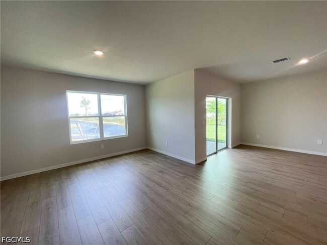 Building Photo - 1321 NE 9th St