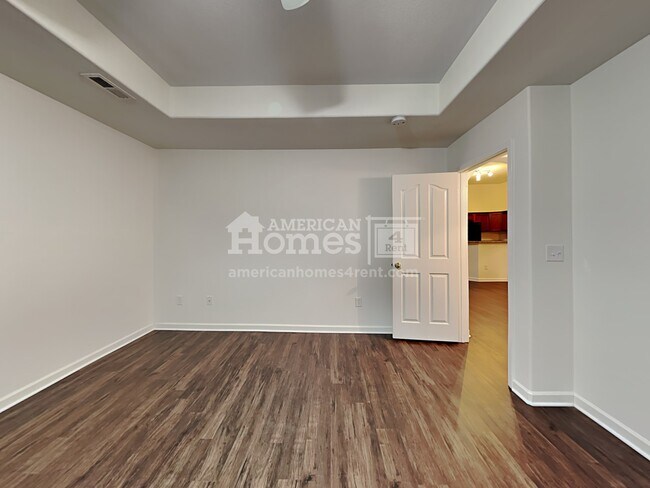 Building Photo - 16 Slow Creek Drive