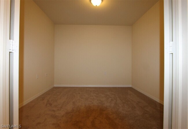 Building Photo - 9051 Gervais Cir