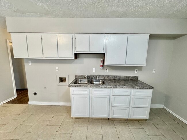 Building Photo - 4579 Buffer Dr