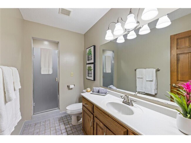 Building Photo - 9378 Olympia Dr