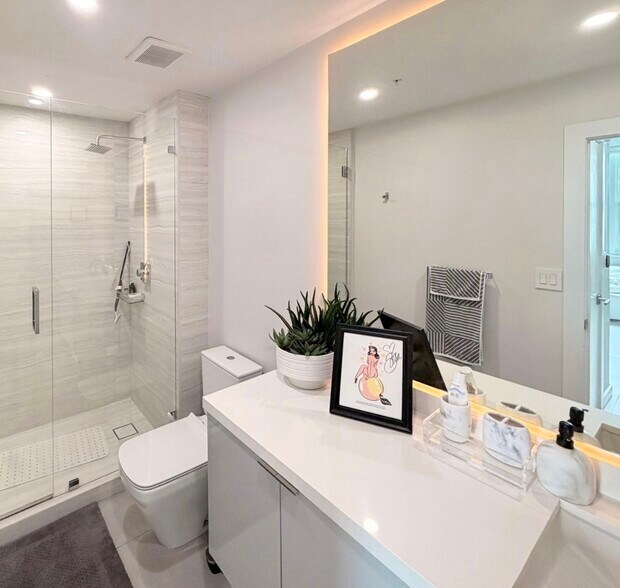 Building Photo - 31 SE 5th St