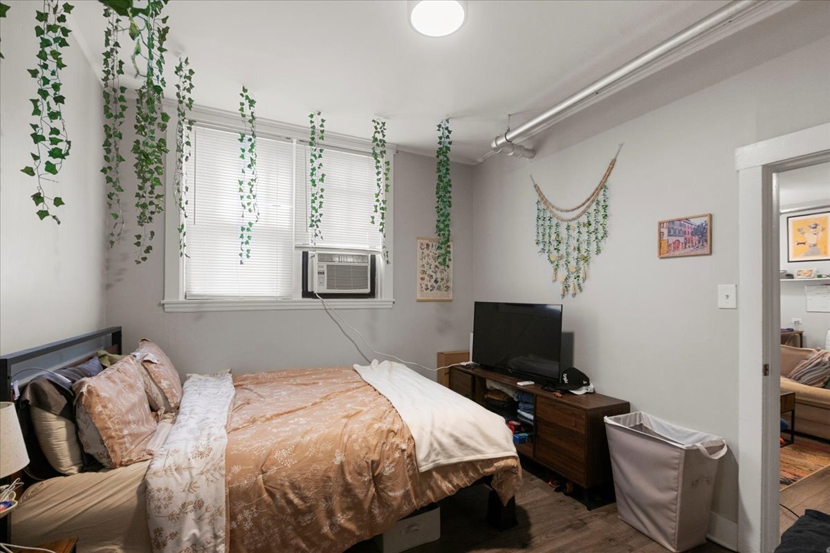 Building Photo - 2348 W Addison St