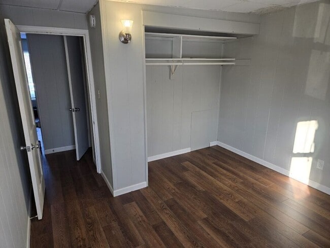 Building Photo - 3895 Oakes St SW