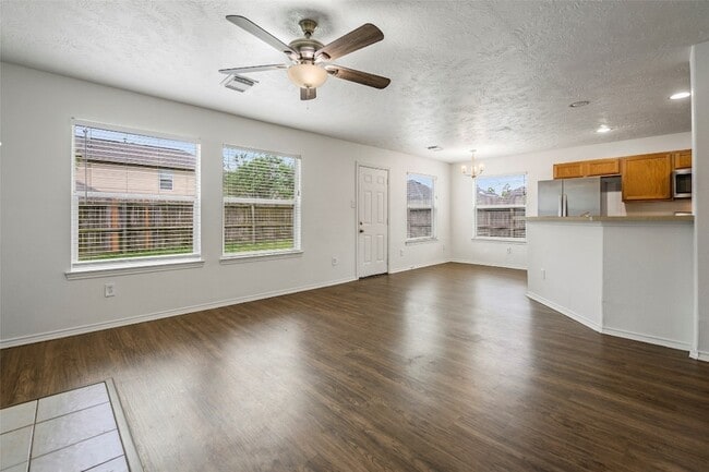 Building Photo - 18401 Sunrise Oaks Ct