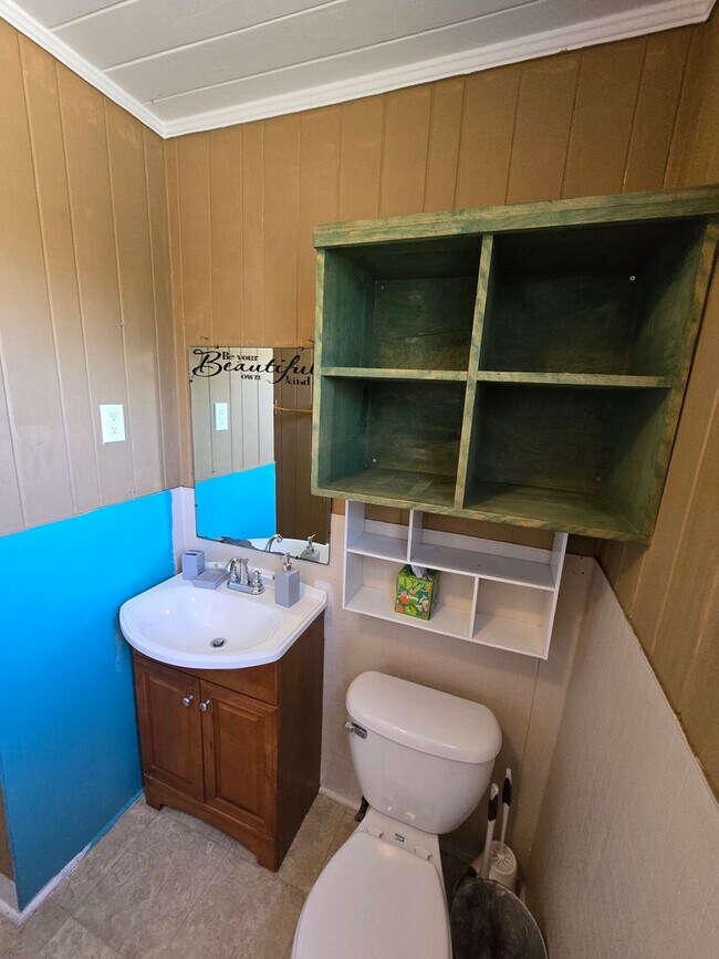 Building Photo - Midtown Charmer- Price reduced.  Call to see house today!!
