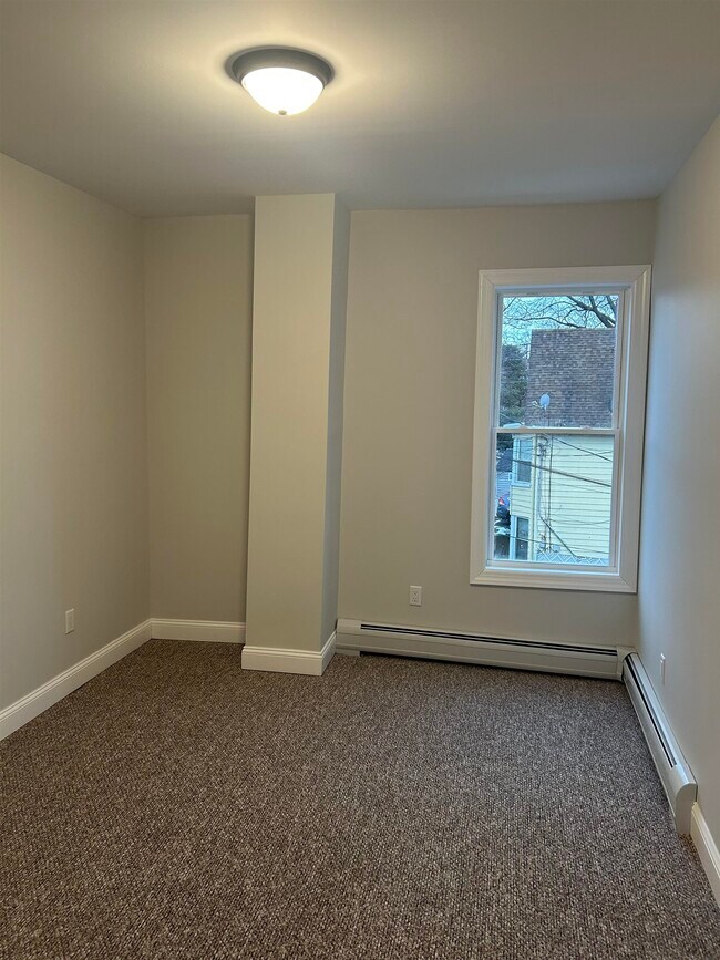 Building Photo - 1524 Union Turnpike