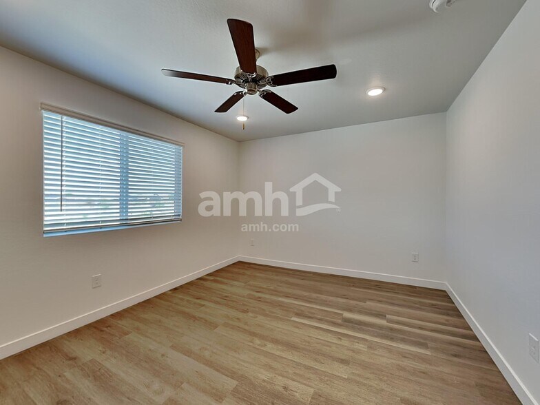 Building Photo - 9717 W Luxton Ln