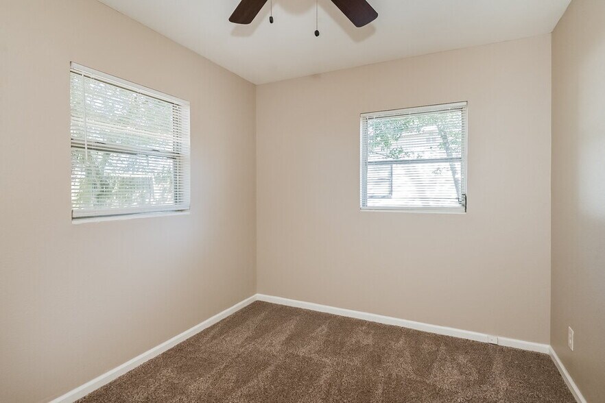 Building Photo - 417 Hayton Ave