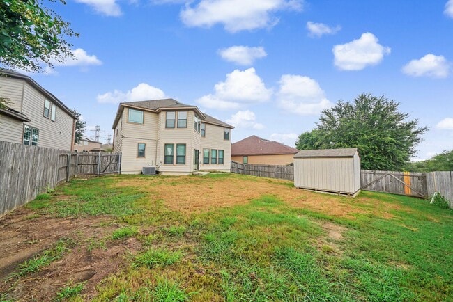 Building Photo - Spacious Live Oak Home Backing to a Greenbelt - Realtor Commission: $500