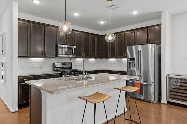 Building Photo - 7703 Cowdray Ln