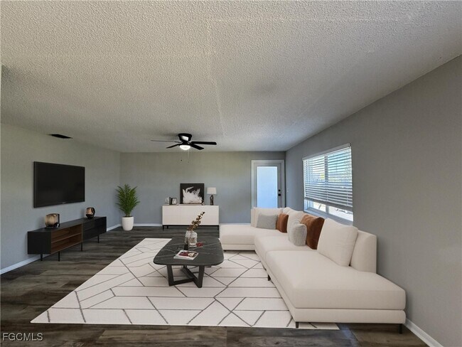 Building Photo - 639 SE 13th Ave