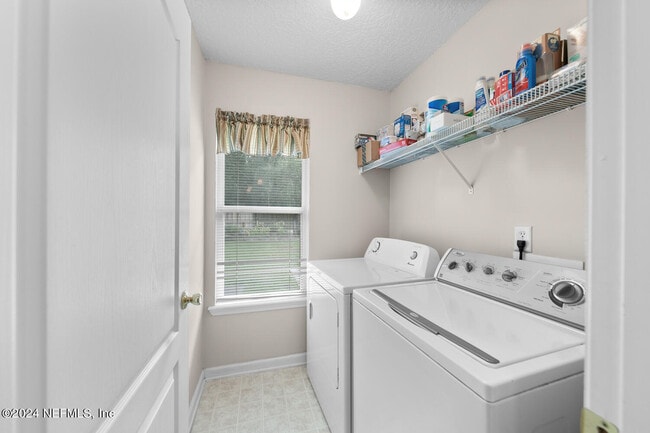 Building Photo - 2389 Glade Springs Dr