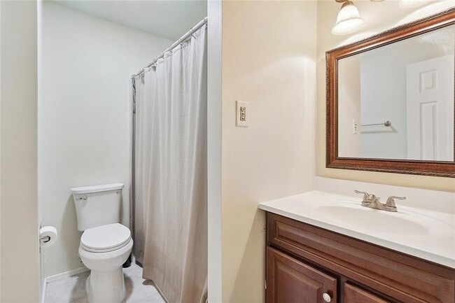 Building Photo - 203 Plimsol Ct