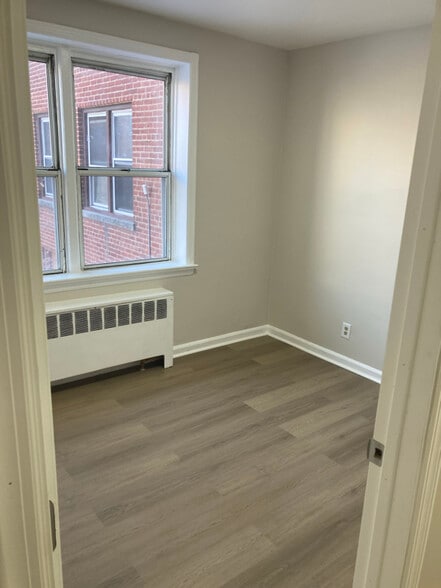 Building Photo - 44 Irving St