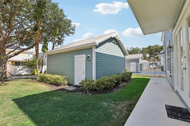 Building Photo - 1554 Fairview Cir