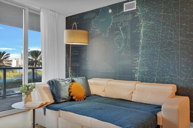 Building Photo - 2602 E Hallandale Beach Blvd