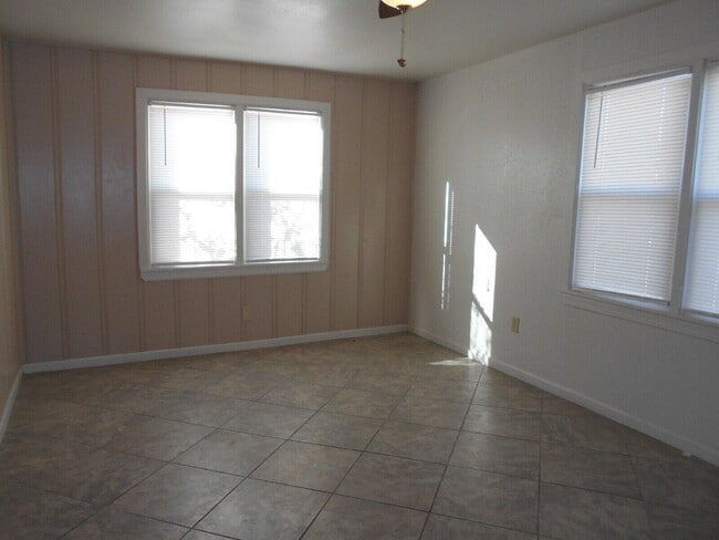 Building Photo - 4120 33rd St