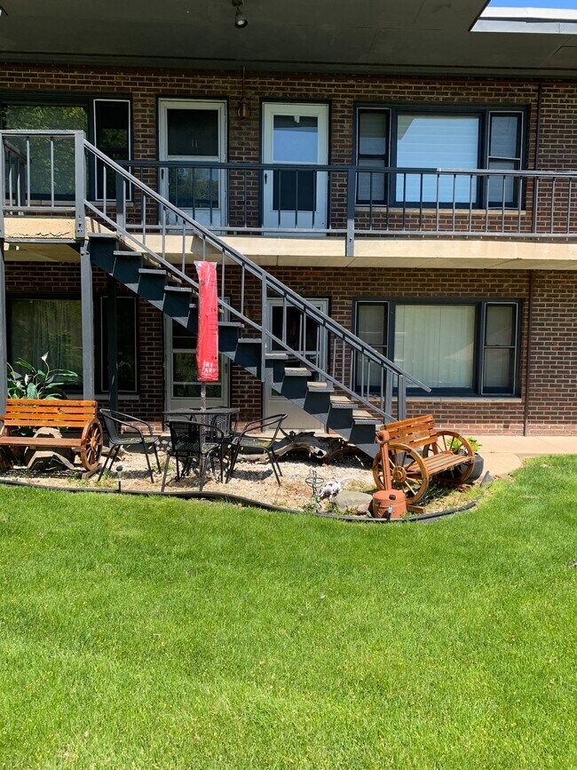 Building Photo - 24 Lynch St