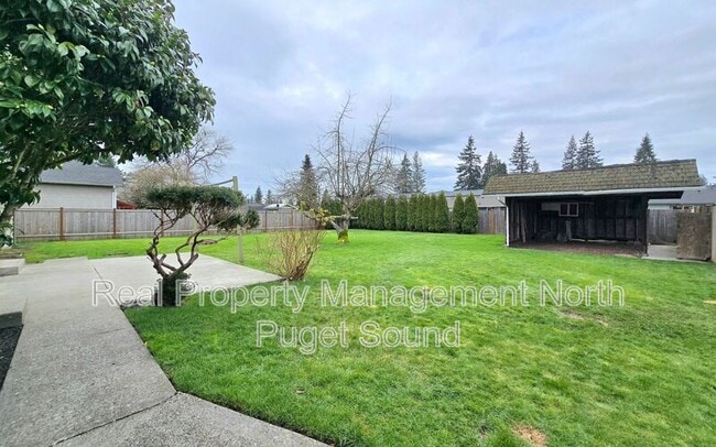 Building Photo - 8432 45th Dr NE