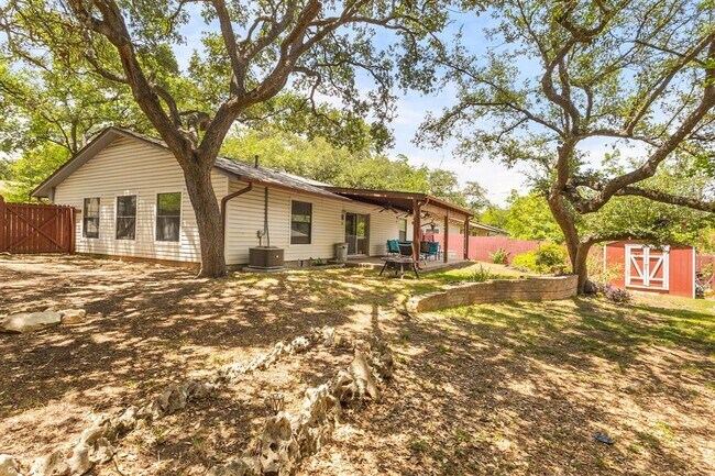 Building Photo - 6203 Greentree Ln
