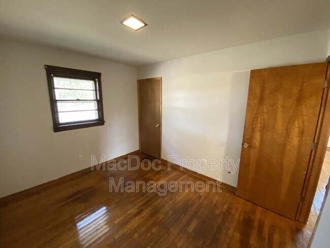 Building Photo - 10514 Robert E. Lee Drive