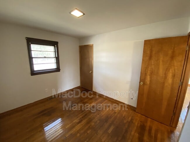 Building Photo - 10532 Robert E. Lee Drive