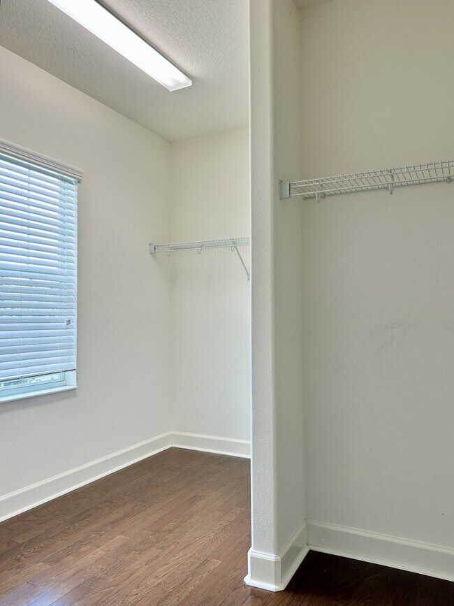 Building Photo - 6157 Castleton Hollow Rd