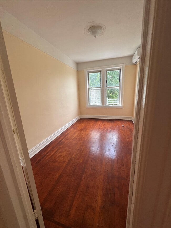 Building Photo - 4421 Murdock Ave