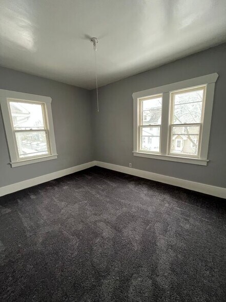 Building Photo - 21 Hillendale St