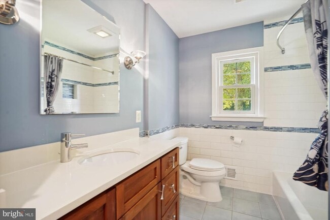 Building Photo - 6139 Tompkins Dr