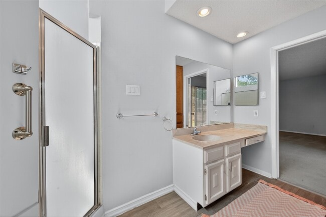 Building Photo - 2818 Crest Park Dr
