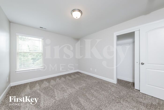 Building Photo - 189 Kilbourne Dr