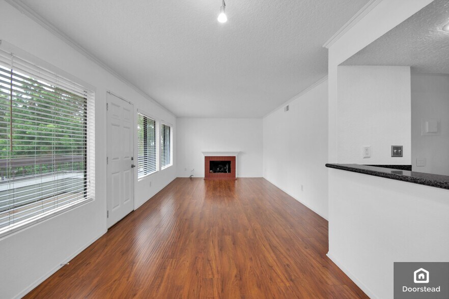 Building Photo - 25596 Mont Pointe