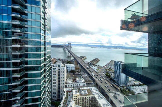 Building Photo - 1 BEDROOM W/VIEW in THE RINCON BUILDING