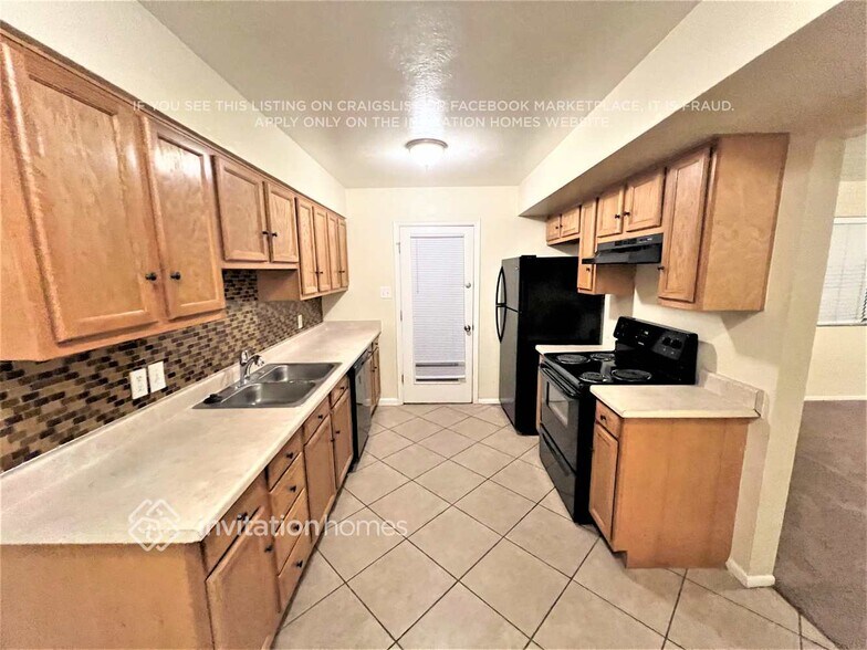 Building Photo - 1161 N Dakota St