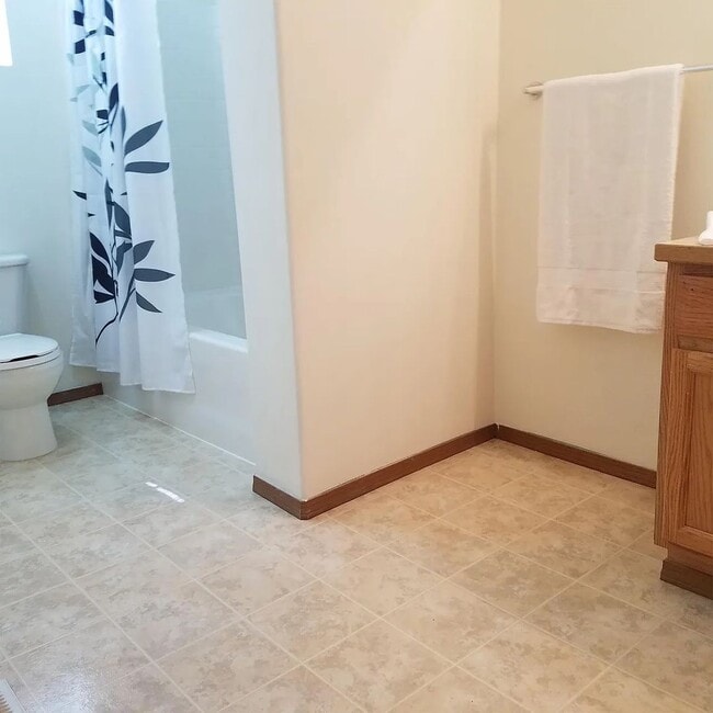 Building Photo - Beautiful 3 bed 2.5 ba house in highly desirable Liberty Ridge neighborhood