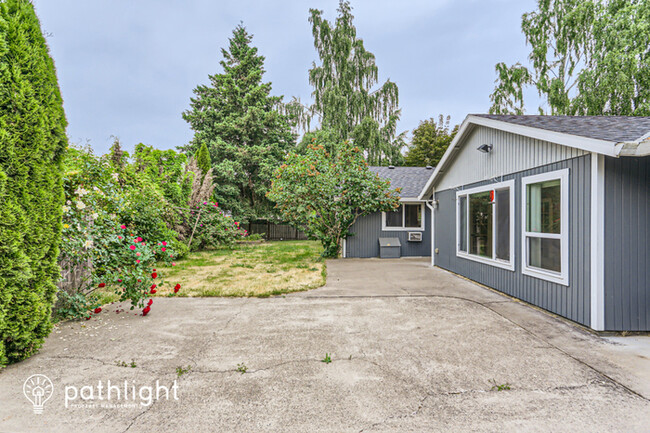 Building Photo - 317 Southwest Filbert Street, McMinnville,...