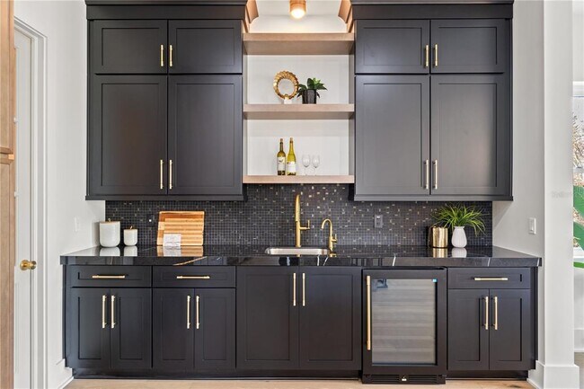 Building Photo - 531 Danube Ave