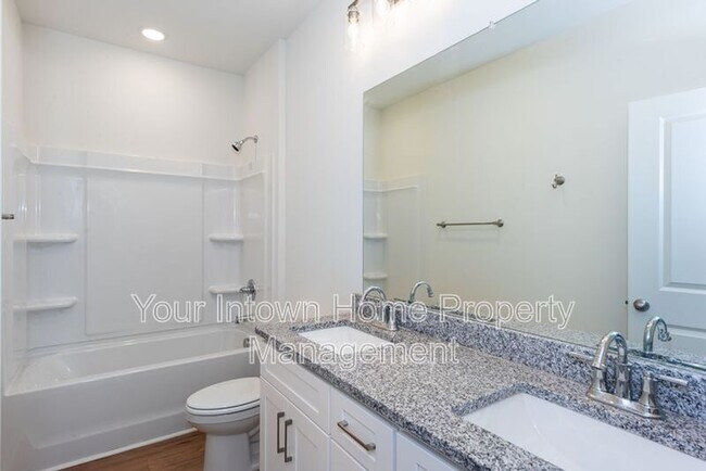 Building Photo - 2800 Mango Cir NW