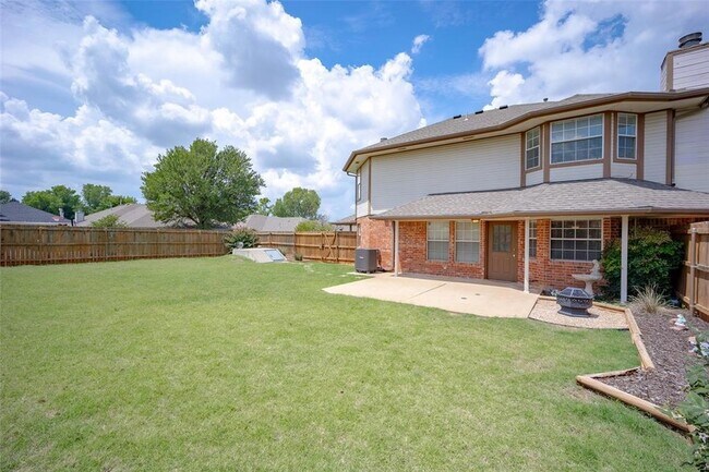 Building Photo - 336 Lariat Cir
