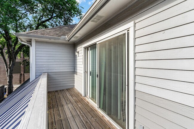 Building Photo - 3329 Rosedale Ave