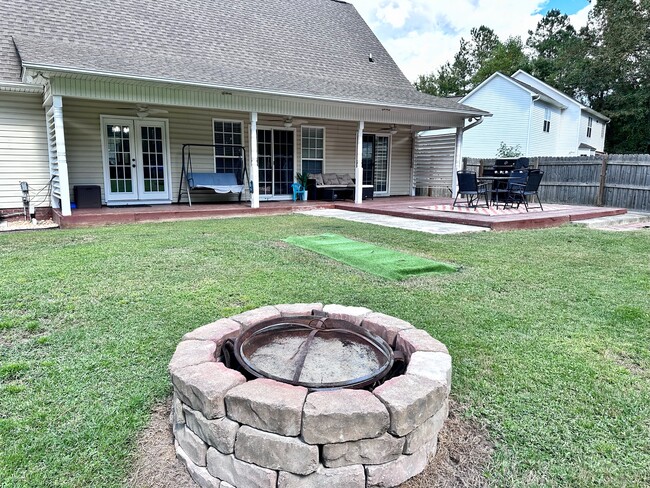 Building Photo - 304 Chisholm Trail