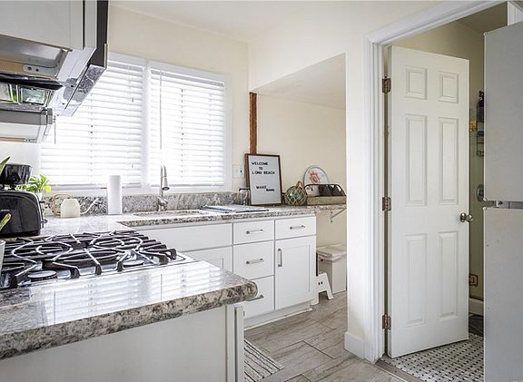 Building Photo - 1035 E 4th St APT C,Long Beach, CA 90802