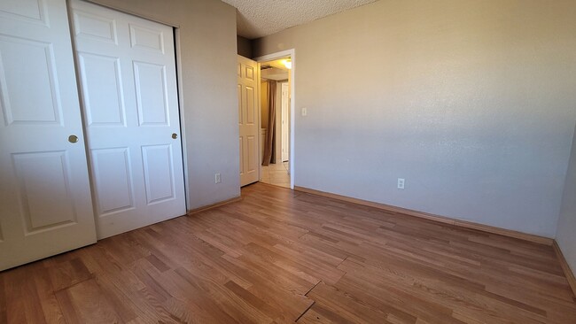 Building Photo - Affordable, Beauty, and Spacious 2Bed 2Bat...