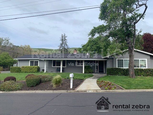 Building Photo - 626 Huntleigh Dr